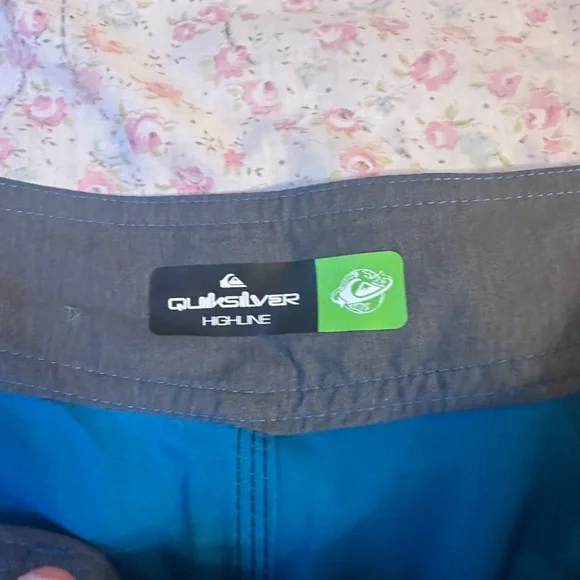 Quiksilver Highline SurfSilk Boardshorts Size 33 Blue Tropical 20” NWT - Picture 3 of 8